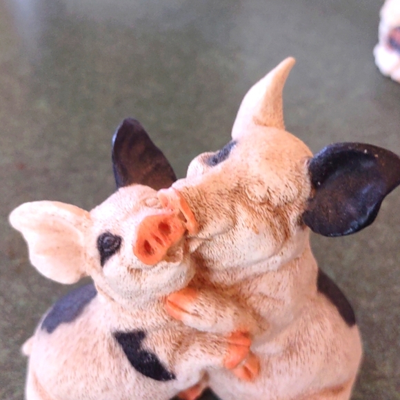 Vintage 1990 Castagna Kissing Pigs - Picture 5 of 6